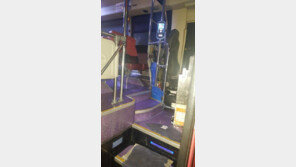 운행 중인 버스에서 수증기 분출…놀란 승객 40~50명 긴급대피 소동