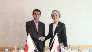 日외무상, 직접 나서 “한국에 문희상 발언 항의했다” 반박