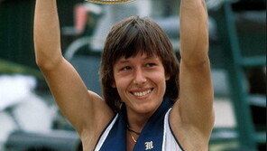 ‘테니스 여제’ 나브라틸로바 “성전환 선수의 여성경기에 출전은 부정행위”