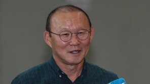 박항서 감독 출국 “집중 위해 A팀-U-23팀 겸임 분리할 것”