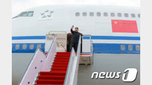 김정은 ‘이동수단의 정치학’…하노이行 특별열차? 전용기?