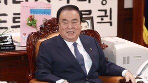 文의장 “국회, 지금 당장 무조건 열어야”…의원들에 서신