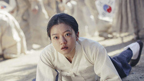 유관순 역 고아성 “다 찍고 난 뒤 배우들과 함께 울었어요”