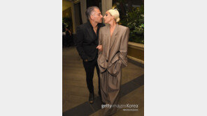 레이디 가가 파혼, 17세 연상 남친과 결별…약혼 인정 4개월 만