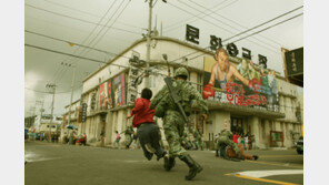 [윤여수의 라스트 씬] 잔인한 봄날 그후…아직도 웃지 못하는 영혼들