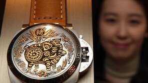 전세계 88점만 출시 ‘황금돼지 시계’ 국내 상륙