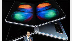 삼성 ‘갤럭시 10년’ 승부수 애플의 안방서 펼치다