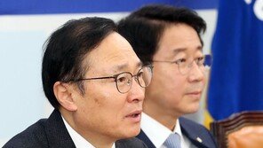 홍영표 “5·18 망언에 탄핵부정…한국당, 민주주의 역사퇴행 중단”