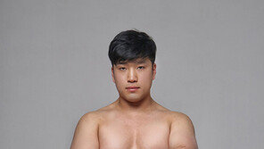 전 킥복싱 챔피언 정성직 MAX FC 사각링으로 컴백