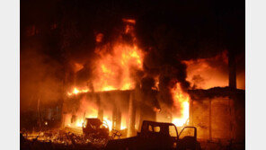 방글라데시 수도 다카 구시가지서 대규모 화재…“최소 70명 사망”