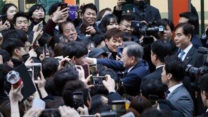 文대통령 핵심 지지층이던 20대 지지율 ‘역대 최저’…“지속적 이탈”