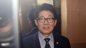 조명래 환경장관 20억 재산 신고…58%가 부동산