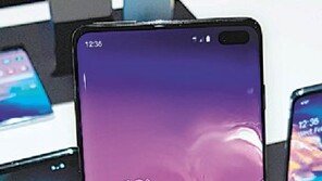 손가락 닿자마자 즉각 반응… 꽉 찬 화면 몰입감 ‘최고’ 