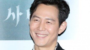 이정재, 사비 1000만원 이상 들여 ‘사바하’ 관객들에 화장품 깜짝 선물