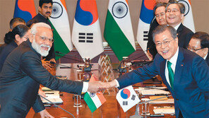 인도, 원전건설에 한국 참여 요청… 文대통령 “많은 기회 달라”