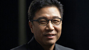 [연예뉴스 HOT5] 이수만 회장, 연예인 주식부호 1위