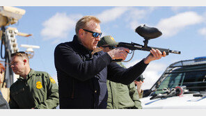 美국방 직무대행 멕시코 접경 방문