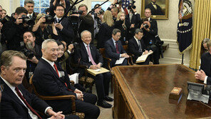 트럼프 “주한미군 감축 논의 안해”… ‘충동적 합의’ 우려 해소 나서