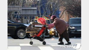 통계 집착하는 기재부…고령층 ‘알바비’로 월130억 물쓰듯