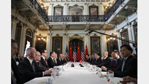 미중 고위급 무역협상 종료…신화통신 “중요한 진전”