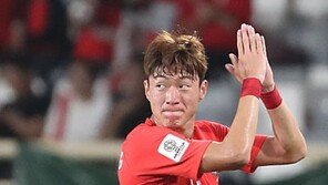 황의조, 가벼운 타박상…오사카 감독 “다음 경기 출장 OK”