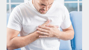 키 크고 마른 10대, 숨 차고 가슴 뻐근하면 기흉 의심해야