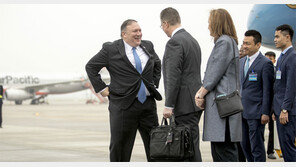 일찍 온 폼페이오, 김영철 만나 막판 협상?