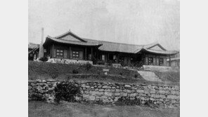 “학생들의 옳은 일 말릴 수 없다” 만세운동 함께한 이화학당 교사들