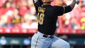 ‘홈런에 열광’ 강정호의 “야구로 보답” 결국 현실로?