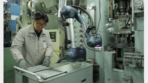 잡고 옮기고 집어내고… 협동로봇, 힘든 일 떠맡는 ‘만능팔’