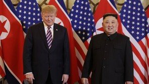 김정은-트럼프 ‘언중유골’ 탐색전…“많이 인내” “잠재력 굉장”