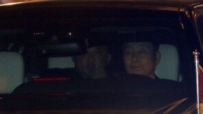 충혈된 눈, 긴장, 담배…김정은이 드러낸 북미회담의 ‘무게’