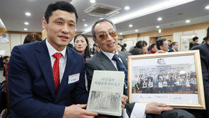 “할아버지 목숨 바친 조국의 국민돼 영광”