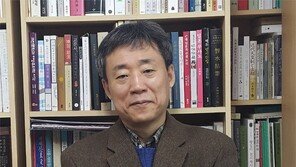 “맑고 섬세한 글 번역하며 내 마음도 정화”… ‘열여덟 살 이덕무’ 책 낸 정민 교수