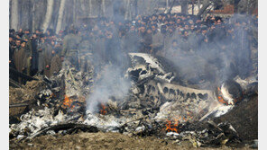 파키스탄, 인도 전투기 보복 격추… 두 핵보유국, 전면전 치닫나
