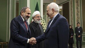 로하니, 자리프 외교장관 사퇴 거부…자리프도 복귀 시사