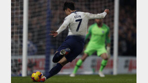 손흥민 두 경기째 침묵…토트넘은 첼시에 완패