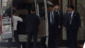 오전까지 분위기 화기애애… 업무오찬 연기 알려지며 ‘급속 냉각’