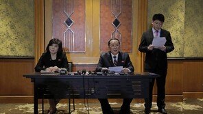 “개 짖는 소리” “아둔한 얼뜨기”…달라진 리용호·최선희 왜?