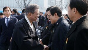 文대통령 지지율 4% 오른 49%…평양남북회담 이후 최대 폭 상승