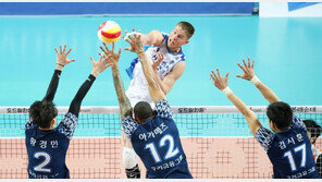 봄배구 좌절된 삼성화재, 우리카드에 4연패 안겼다