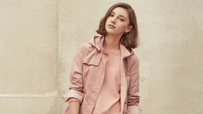 ‘왕벚꽃’ ‘리빙코랄’…뷰티·패션업계에 부는 봄바람