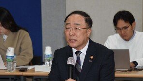 홍남기 “‘수출활력제고대책’…무역금융 235조로 확대”