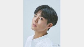 박보검, 나는 복제인간이다…4년만의 영화 ‘서복’