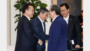 조명균 “개성공단·금강산 관광 재개 방안 마련…대미 협의 준비”