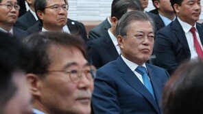 장하성 주중대사 내정에 정국 냉각 심화…野 “회전문 인사” 비판