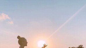 이사강 신혼여행 사진 “어머 야해”, #거품 목욕 #콜라병 몸매 과시