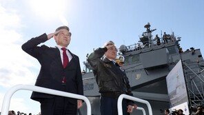 [전문] 文대통령 “헌신하기에 아깝지 않은 조국 만들어달라”