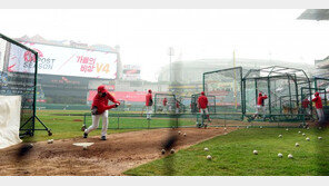 한반도 뒤덮은 최악의 미세먼지…프로야구 흥행 빨간불 ‘어쩌나’ 