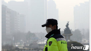 “흙먼지 날려도…” 미세먼지와 싸우는 사람들